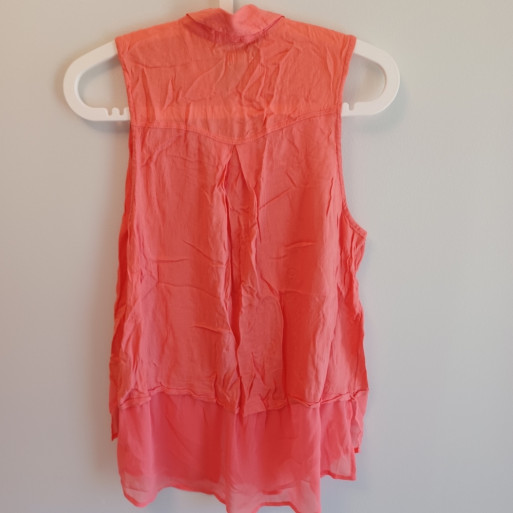 Hollister - Picture 2 of 4